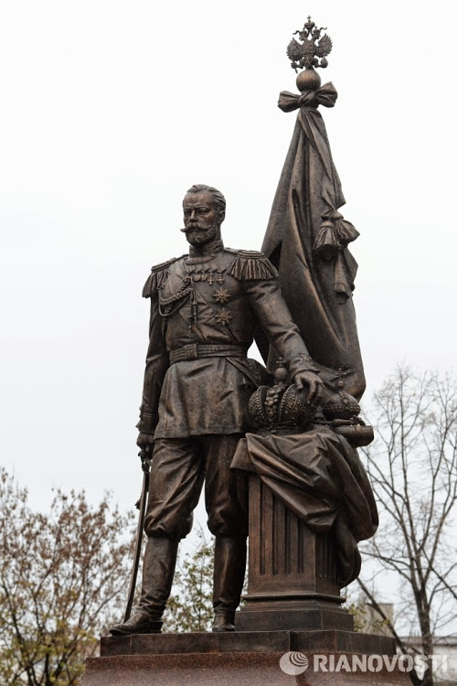 Памятник Царю Мученику Николаю в Белграде Памятник Царю Мученику Николаю в Белграде