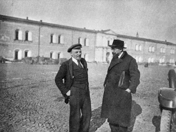 Ленин и Бонч Бруевич Ленин и Бонч Бруевич
