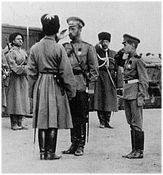 Государь с Цесаревичем на фронте. 1916г. Государь с Цесаревичем на фронте. 1916г.